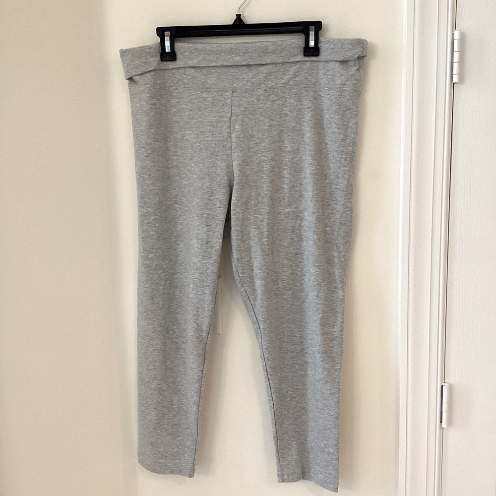NWOT Victoria’s Secret Gray leggings Sz XL NEW rollover waistband Roomy Stretch - Picture 4 of 17